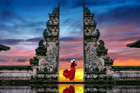 Iconic Bali in a Day Lempuyang, Waterfalls, Jungle Swing & Rice Terraces