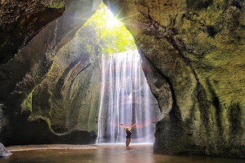 Iconic Bali in a Day Lempuyang, Waterfalls, Jungle Swing & Rice Terraces