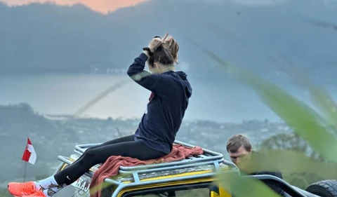 Jeep Tour Sunrise at Mount Batur with Natural Hot Spring