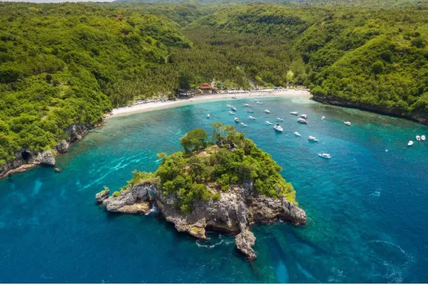 Nusa Penida Snorkeling Tour: Swim with Mantas at 3 Top Spots + Lunch