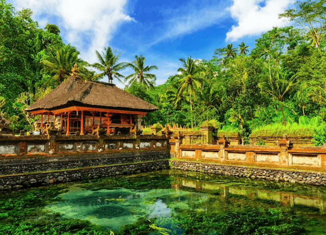 Tirta Empul Ubud Bali