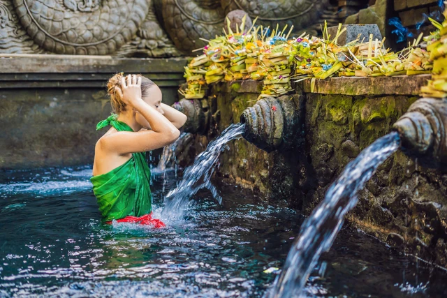 Tirta empul temple bali3